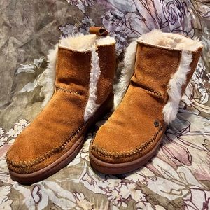 Minnetonka fur lined booties